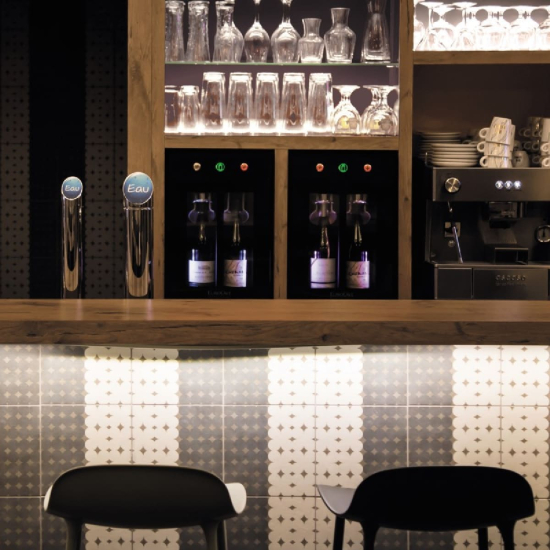 Weinbar - Wine bar - Temperierung und Aufbewahrung angebrochener Flaschen - 2 Flaschen