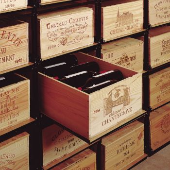 Lagersystem für Weinkisten mit jeweils 12 Flaschen Lagersystem für Weinkisten mit jeweils 12 Flaschen