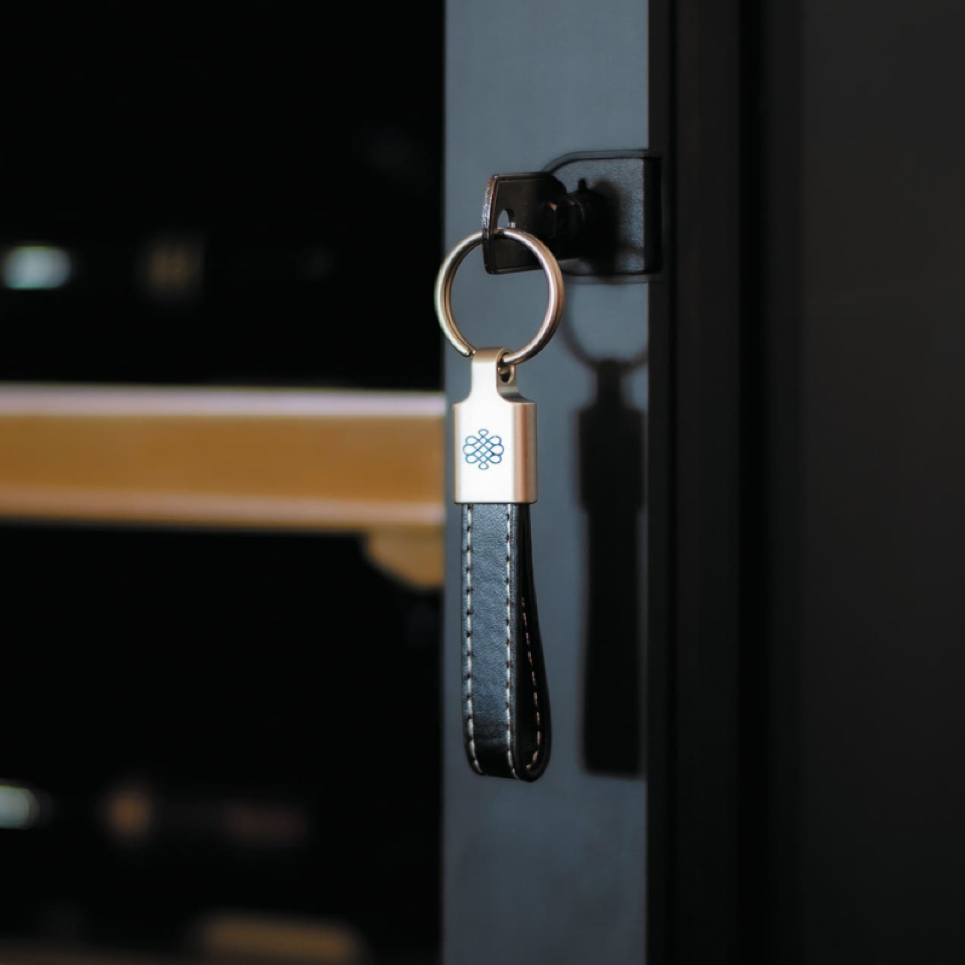 Sécurisez votre vin avec une porte de cave à vin avec serrure. Sécurisez votre vin avec une porte de cave à vin avec serrure.