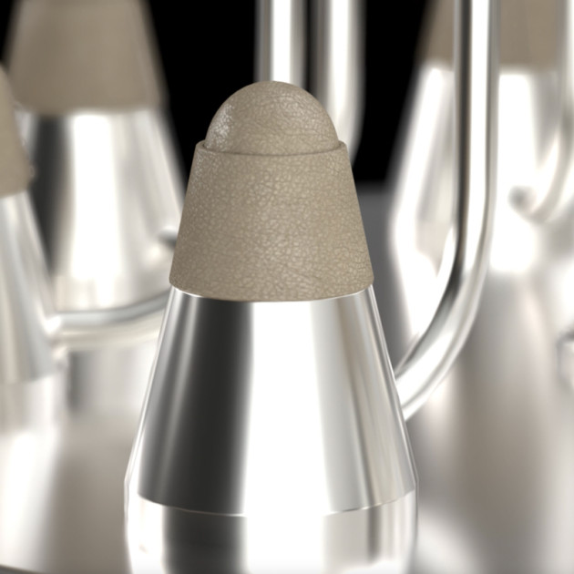 Lederverkleidung für eine besonders schonende und elegante Aufnahme der Flaschen.