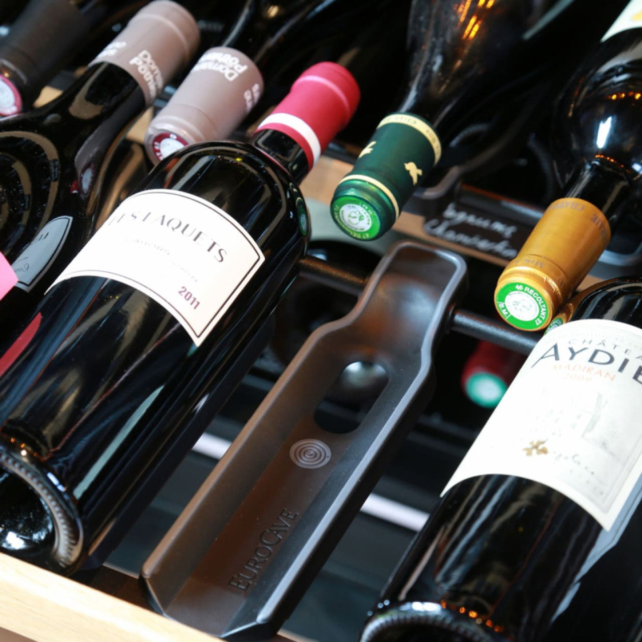 support-bouteille-individuel-premium-clayette-cave-a-vin-eurocave-main-du-sommelier.jpg support-bouteille-individuel-premium-clayette-cave-a-vin-eurocave-main-du-sommelier.jpg