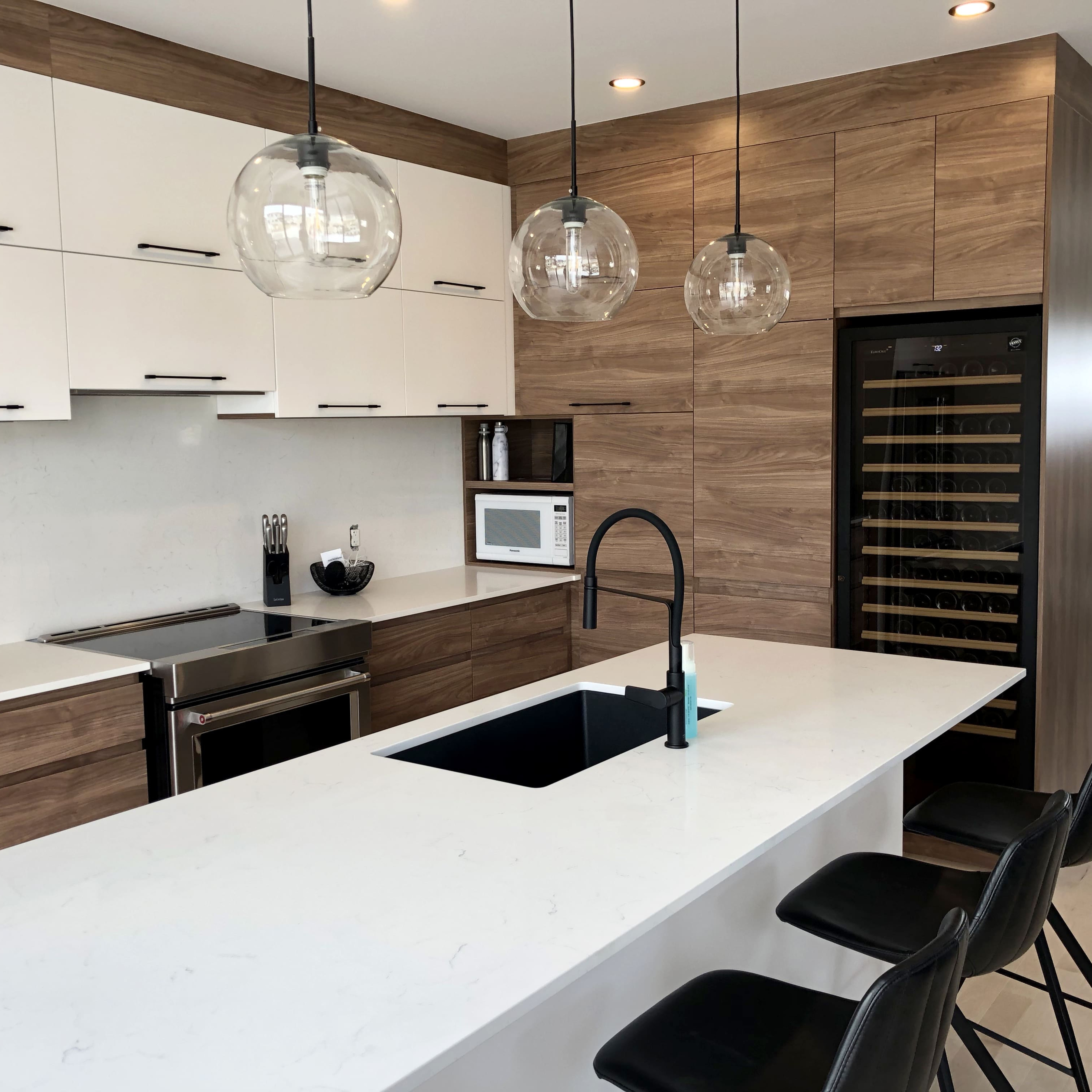 EC-PRIVATE-HOME-MONTREAL-CANADA-PREMIERE-©-PASCAL-JACOLIN.jpg EC-PRIVATE-HOME-MONTREAL-CANADA-PREMIERE-©-PASCAL-JACOLIN.jpg