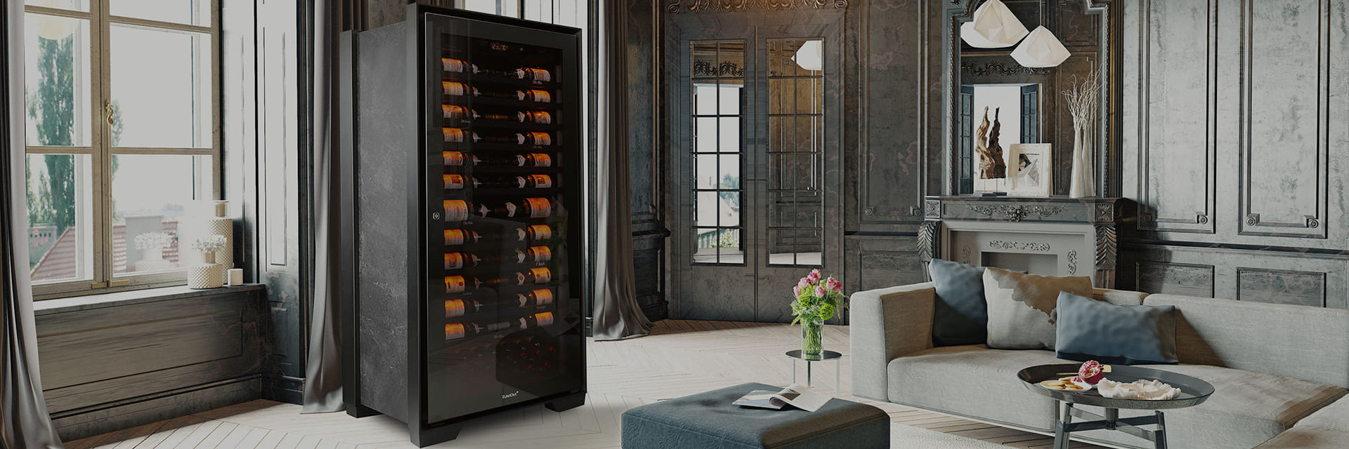 Renommierter Weinschrank im gemütlichen Wohnzimmer in Paris mit Marmorkamin – Royale EuroCave Renommierter Weinschrank im gemütlichen Wohnzimmer in Paris mit Marmorkamin – Royale EuroCave
