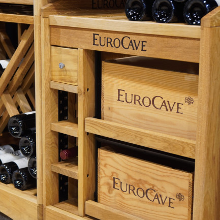 Regalmodul – Verschiebbares Weinregal zur Aufbewahrung von 2 Kisten Wein und so die geschützte Aufbewahrung Ihrer Weinflaschen in der Originalverpackung. Regalmodul – Verschiebbares Weinregal zur Aufbewahrung von 2 Kisten Wein und so die geschützte Aufbewahrung Ihrer Weinflaschen in der Originalverpackung.