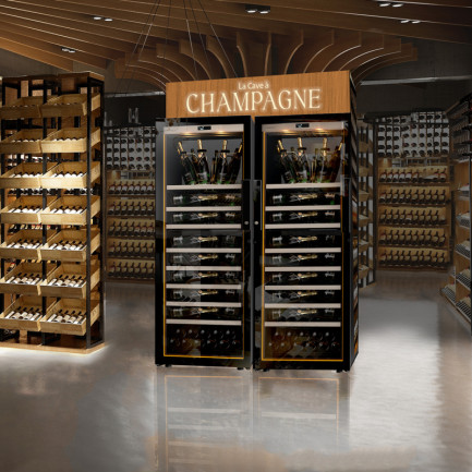 Champagner, ein luxuriöses romantisches Getränk, braucht eine Vitrine oder Bar, um Ihren Kunden sublimiert präsentiert zu werden. Schiebe- und Präsentationsböden bis ins kleinste Detail der Lederbespannung durchdacht. Champagner, ein luxuriöses romantisches Getränk, braucht eine Vitrine oder Bar, um Ihren Kunden sublimiert präsentiert zu werden. Schiebe- und Präsentationsböden bis ins kleinste Detail der Lederbespannung durchdacht.