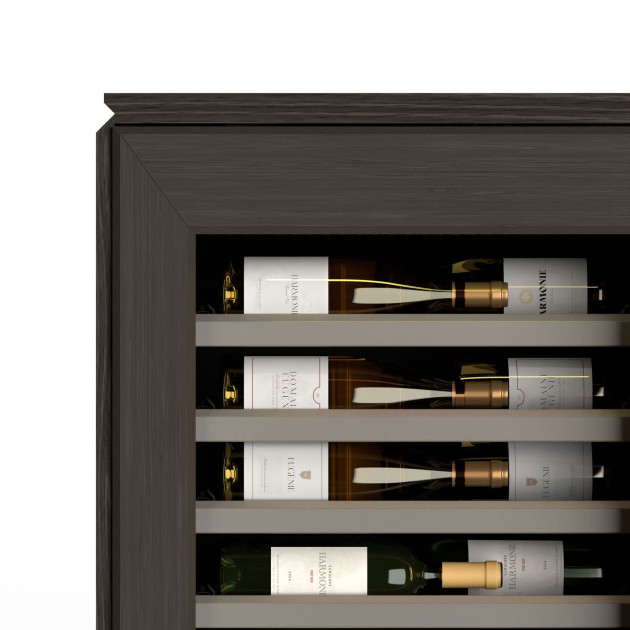 Ausziehbare Regalböden. Farbe Regalfront champagnerfarben. Abgeschrägte Ausführung.