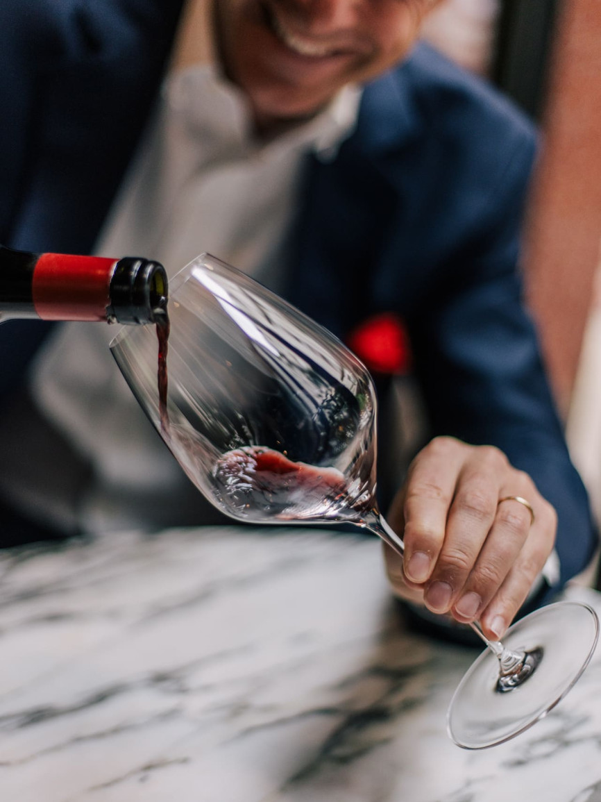 Begegnung mit Maximilian Riedel, CEO der Riedel Glasfabrik, Österreich Begegnung mit Maximilian Riedel, CEO der Riedel Glasfabrik, Österreich