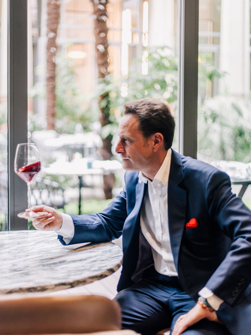 Begegnung mit Maximilian Riedel, CEO der Riedel Glasfabrik, Österreich Begegnung mit Maximilian Riedel, CEO der Riedel Glasfabrik, Österreich