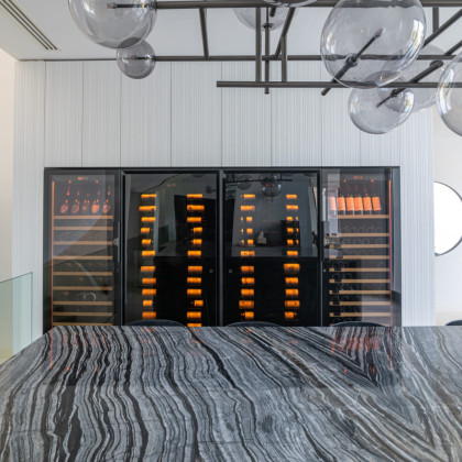 eurocave-sumptous-marble-interior-design-wine-wall-dubai-UAE-royale-revelation-2.jpeg